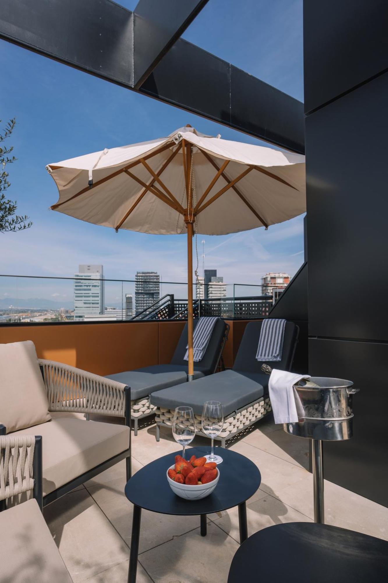 Hotel Pinar Plaza Madrid Exterior photo