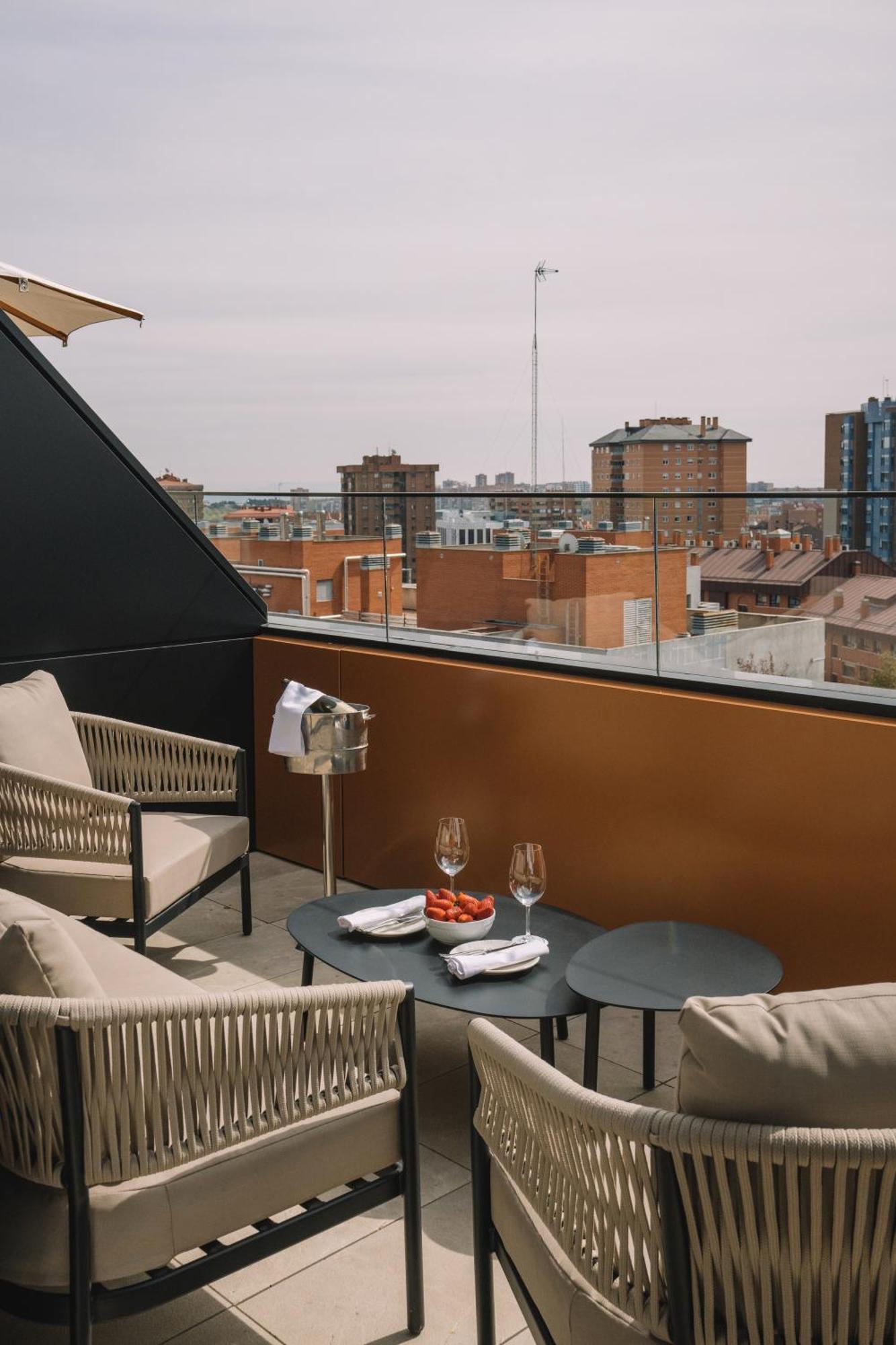 Hotel Pinar Plaza Madrid Exterior photo