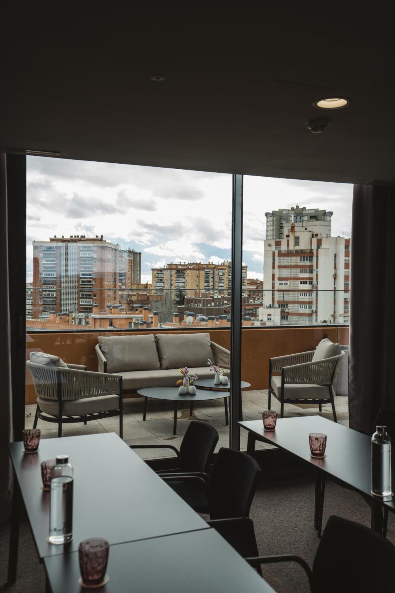 Hotel Pinar Plaza Madrid Exterior photo
